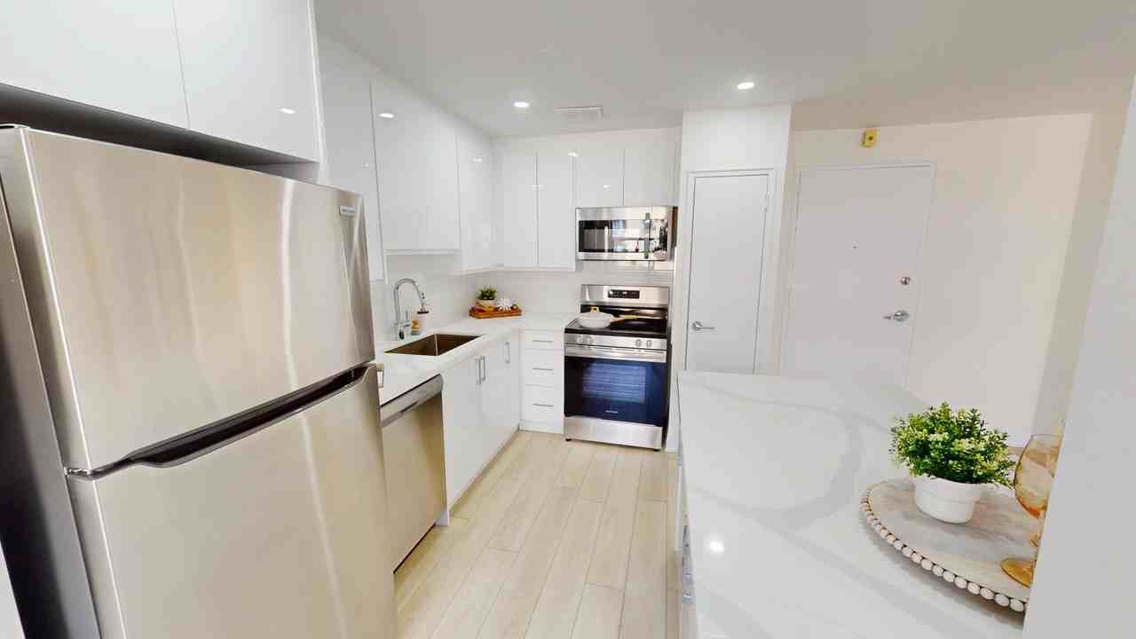 455 Maple - Photo 2 of 12