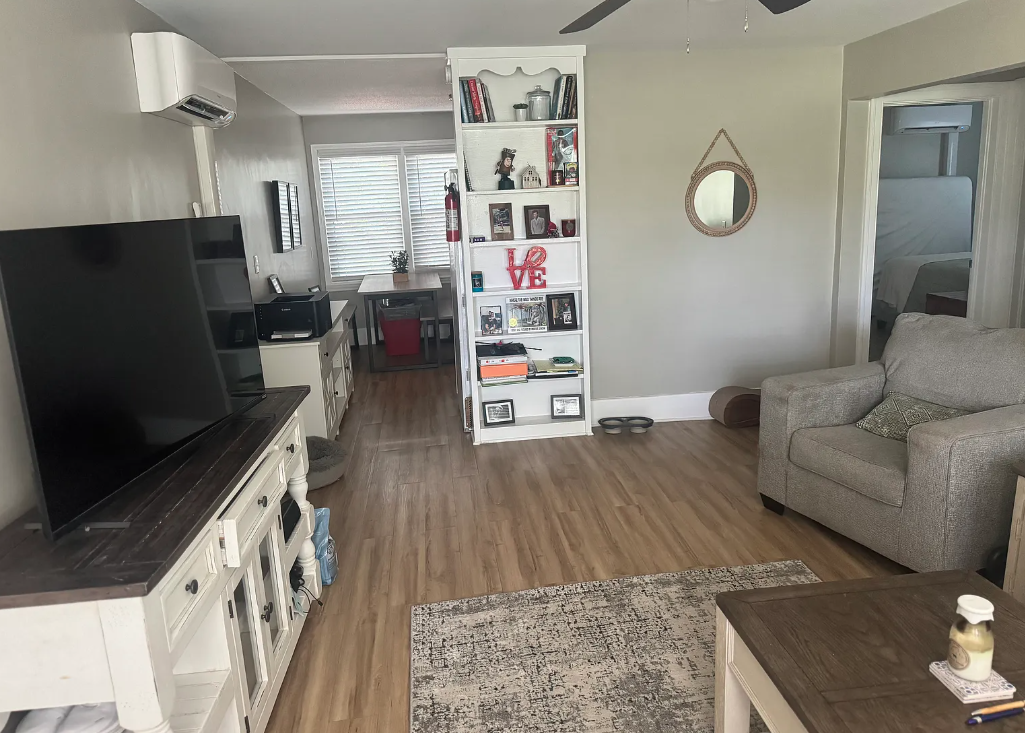 706 Gregg Ave #B - Photo 2 of 7