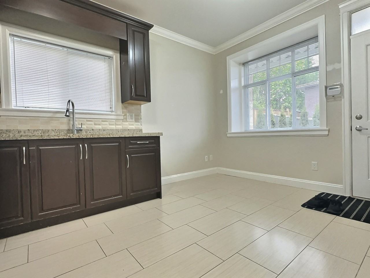 5317 Meadedale Dr - Photo 2 of 6