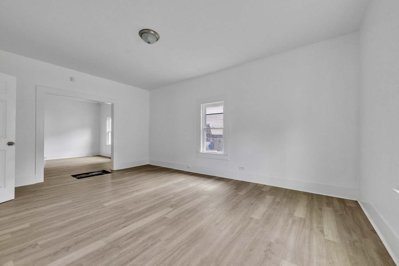 848 42nd Pl N #1 - Photo 4 of 18