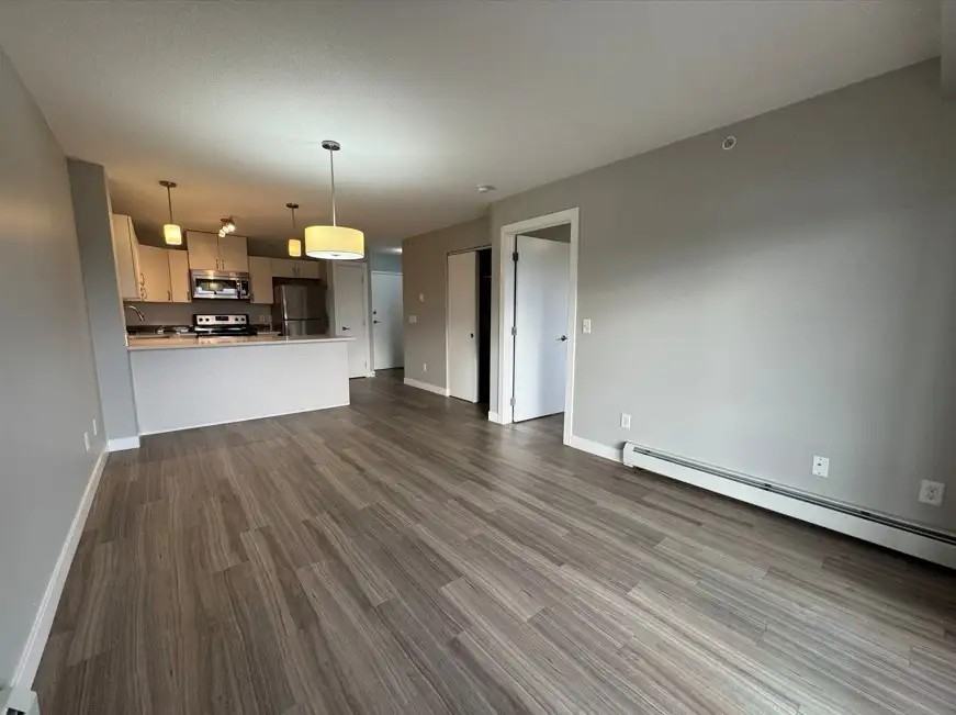 2801 43 Ave - Photo 3 of 35