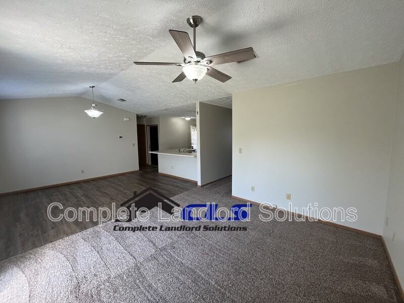 563 Farrington St - Photo 2 of 11