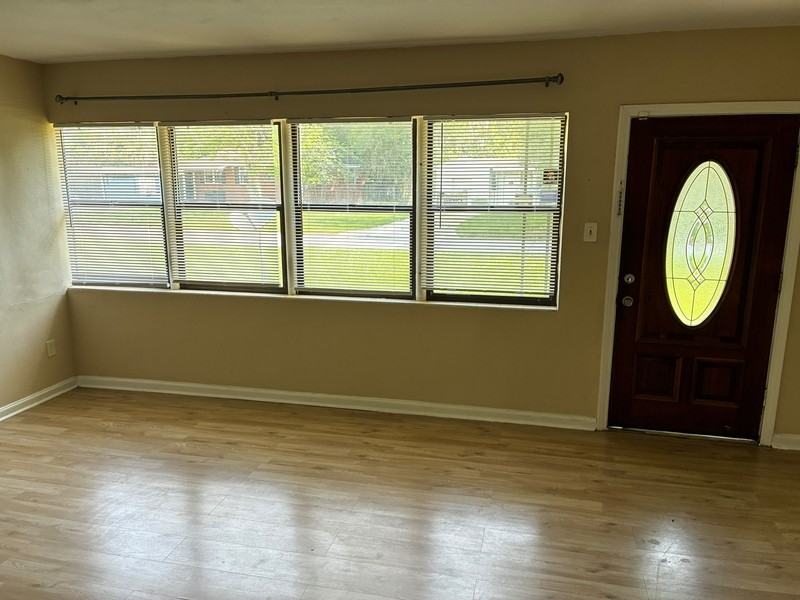 7022 Linda Dr - Photo 3 of 22