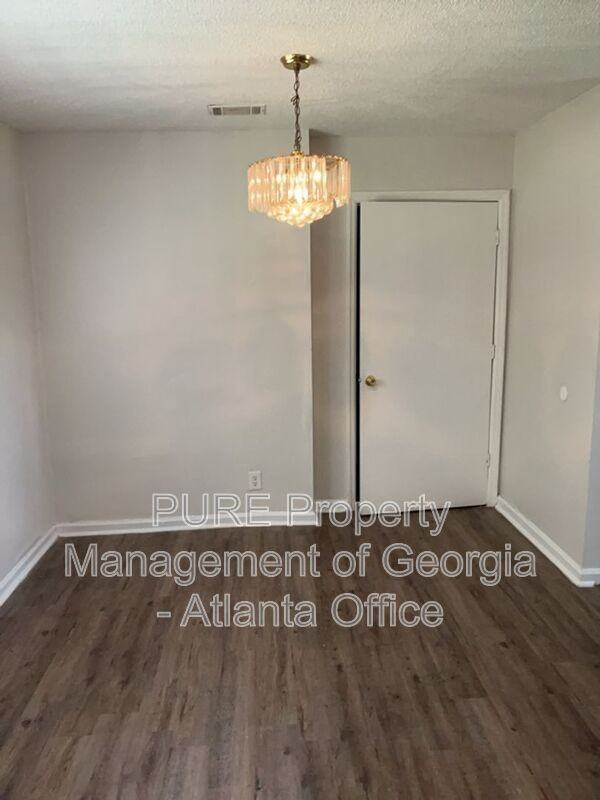 314 Sterling St - Photo 6 of 23