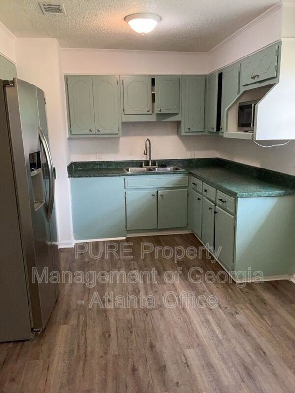314 Sterling St - Photo 7 of 23