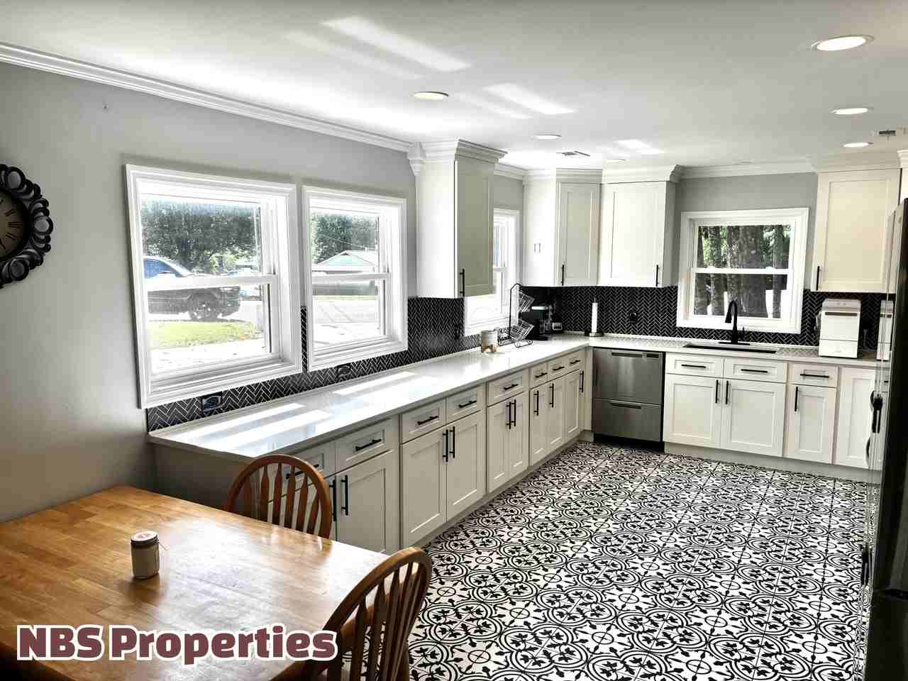 104 Hillside Rd #1 - Photo 5 of 34