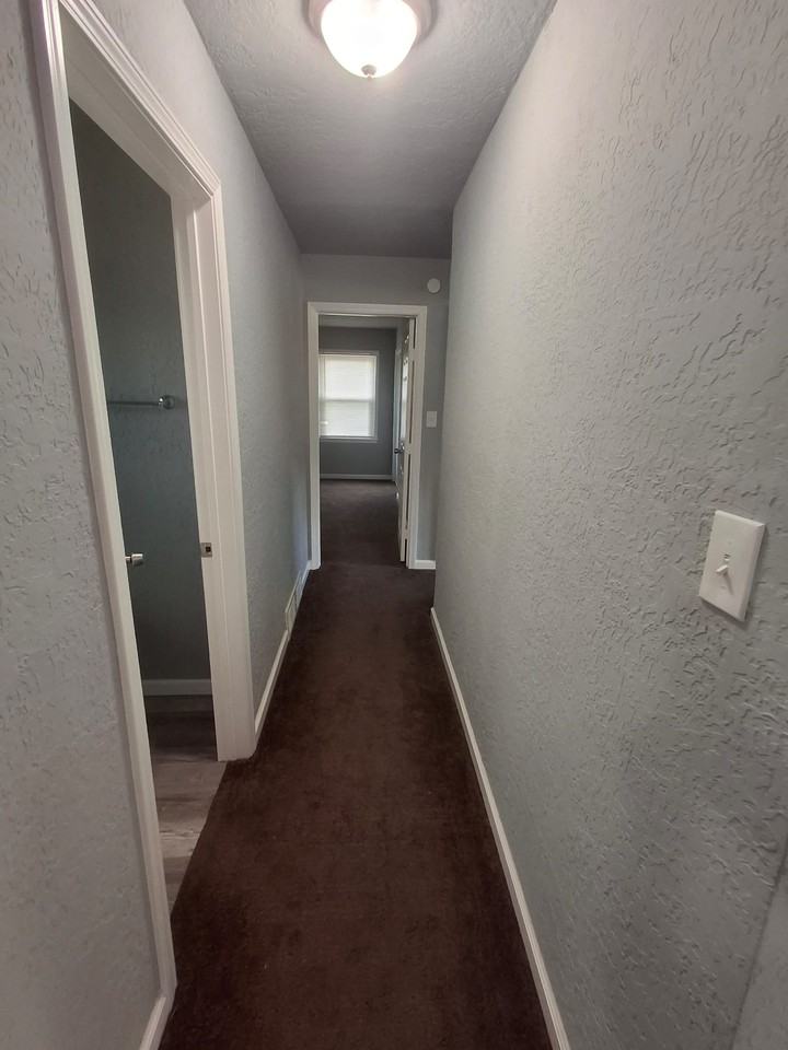 1607 Nw 27th St #1 - Photo 5 of 15