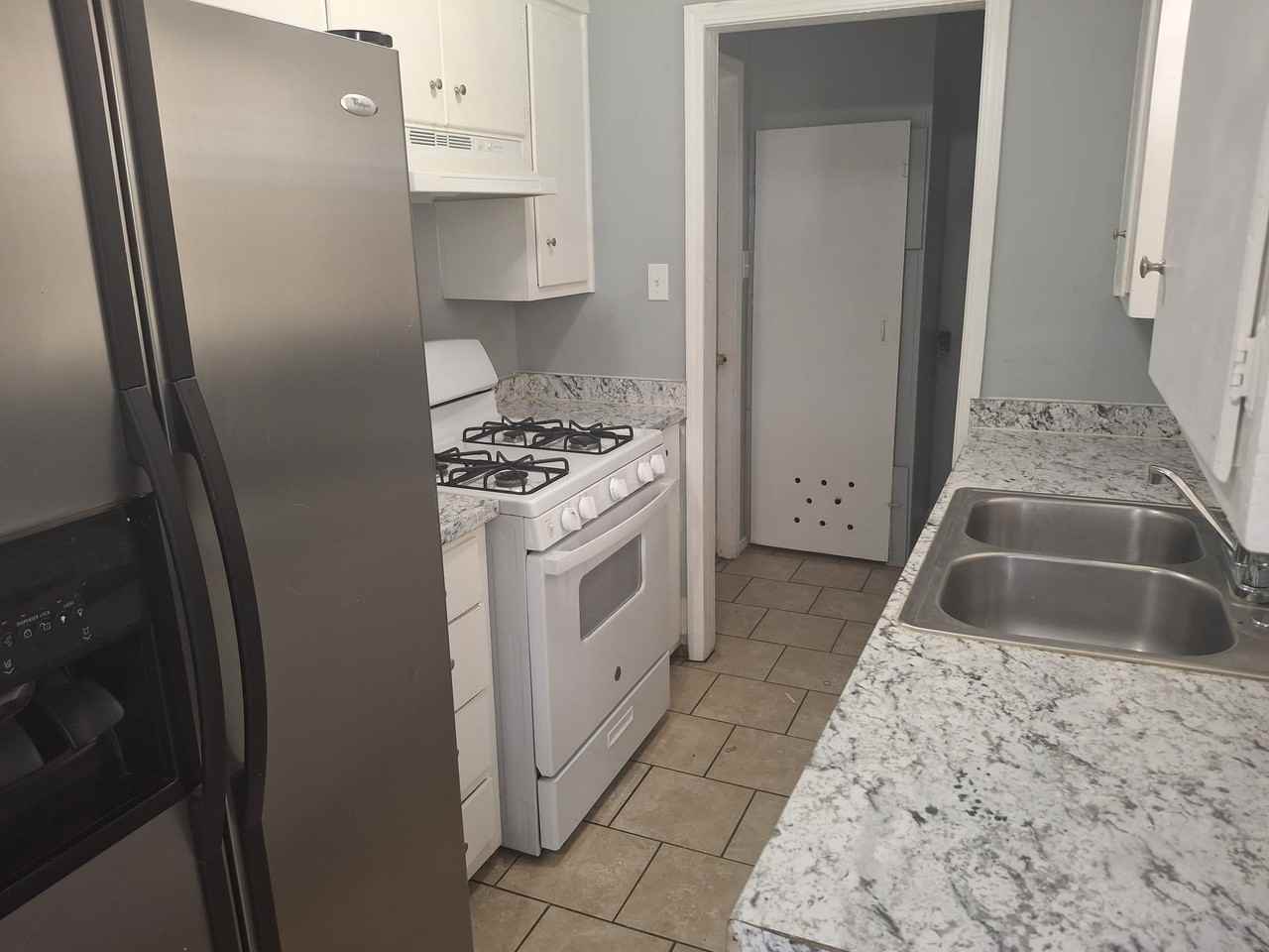 1912 Sw 24th St #1 - Photo 3 of 11