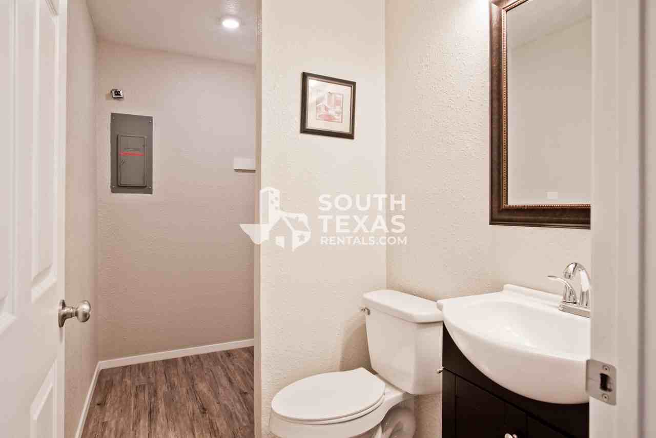 307 Westwood St #307C - Photo 4 of 11