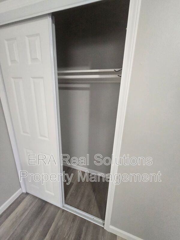 944 Leona Ave - Photo 7 of 13