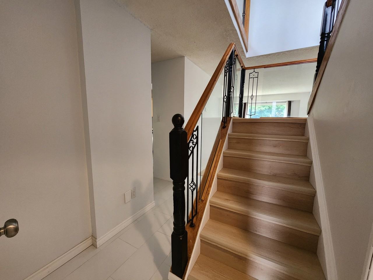 3079 Fifth Line West #31 - Photo 7 of 21