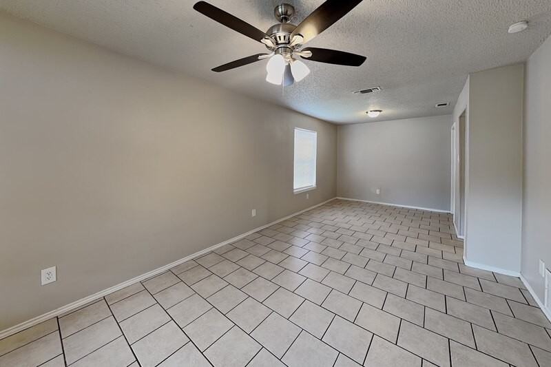 5006 Norma St - Photo 4 of 16