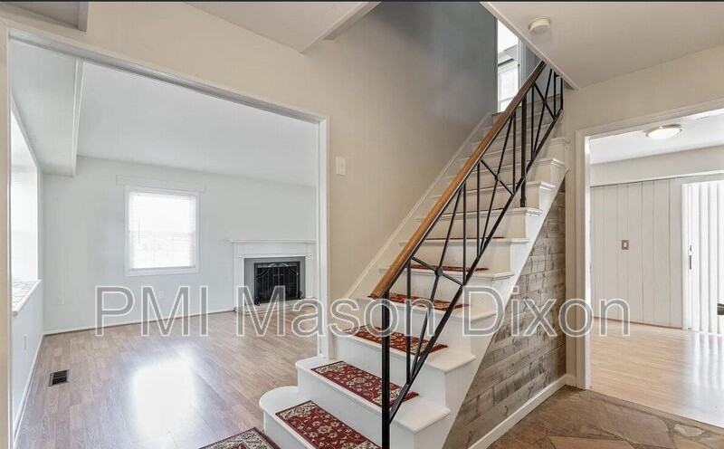 12718 Haskell Ln - Photo 4 of 19