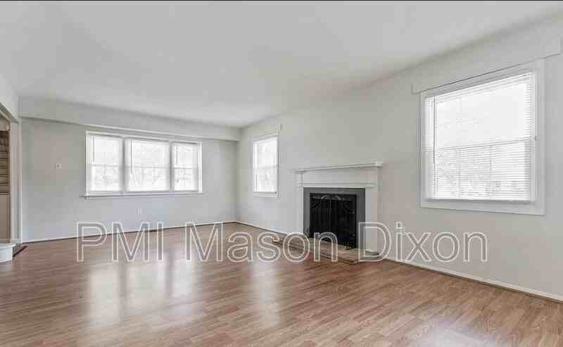 12718 Haskell Ln - Photo 6 of 19