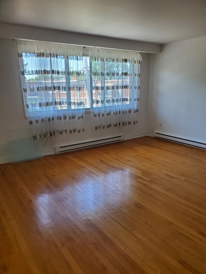 655 Avenue Lacharité #4 - Photo 3 of 13