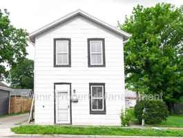 featured image of 126 N Walnut St