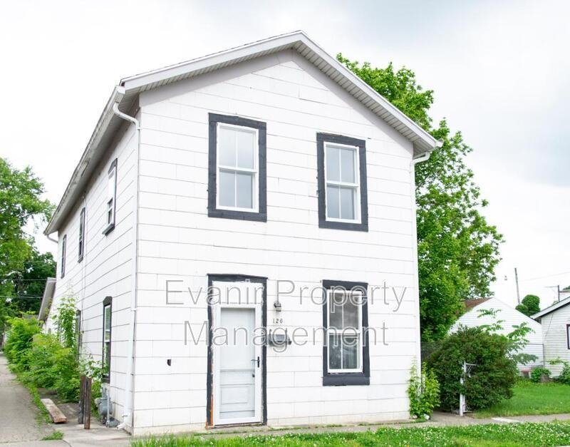 126 N Walnut St - Photo 2 of 32
