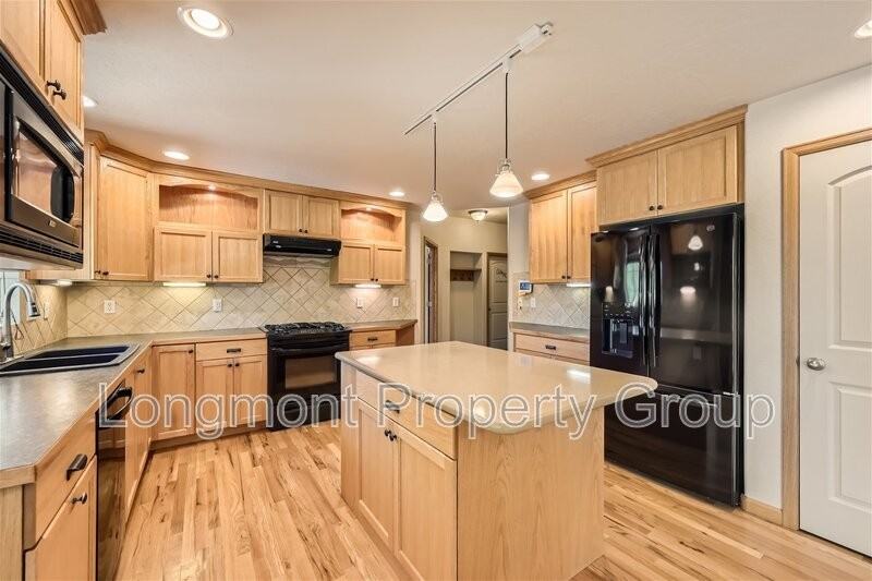 6288 Sage Ave - Photo 7 of 23