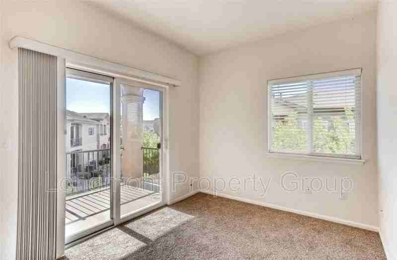1012 Sonoma Cir #G - Photo 5 of 30