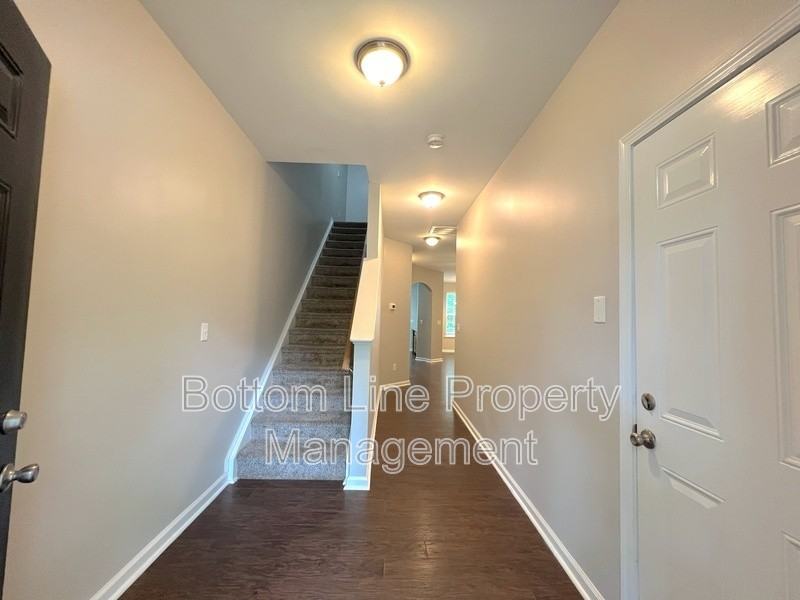 7637 Abigail Glen Dr - Photo 3 of 29