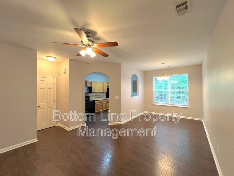 7637 Abigail Glen Dr - Photo 5 of 29
