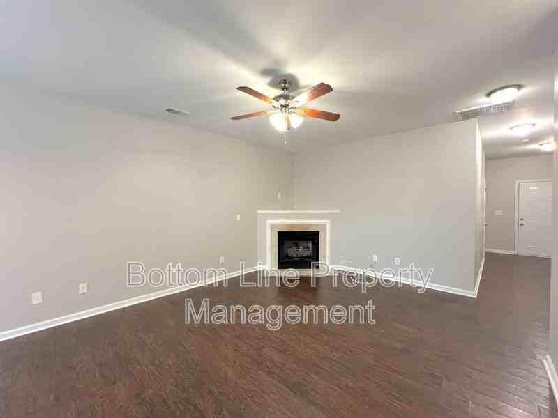 7637 Abigail Glen Dr - Photo 6 of 29