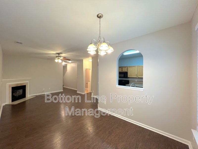 7637 Abigail Glen Dr - Photo 7 of 29