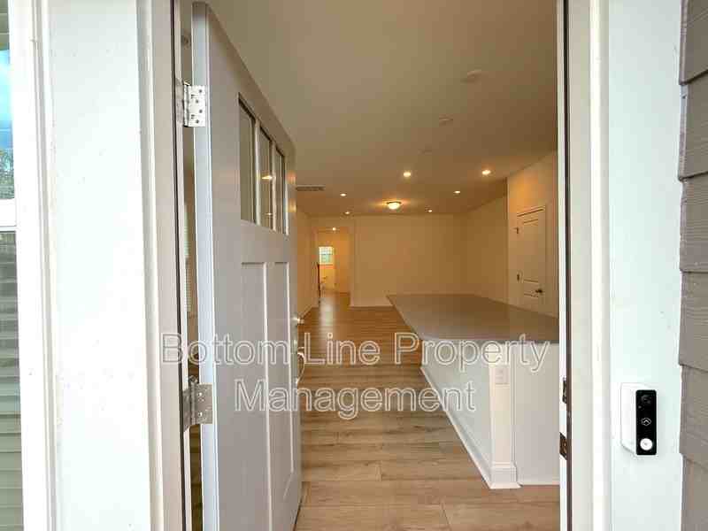 1552 Cedar Tree Dr - Photo 3 of 25