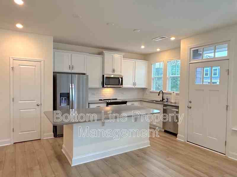 1552 Cedar Tree Dr - Photo 5 of 25