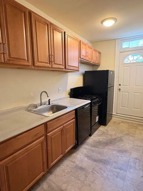 3033 Gilman Ter - Photo 6 of 18