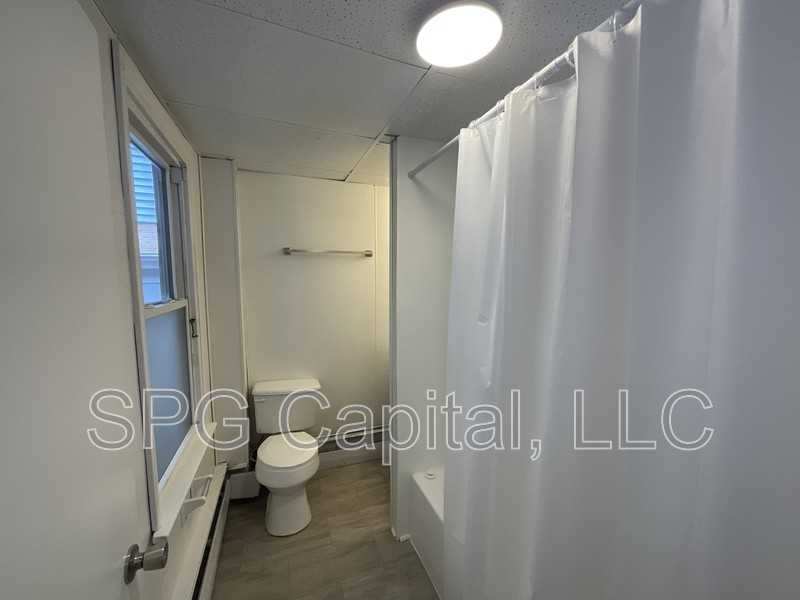 325 Lincoln St - Photo 6 of 9