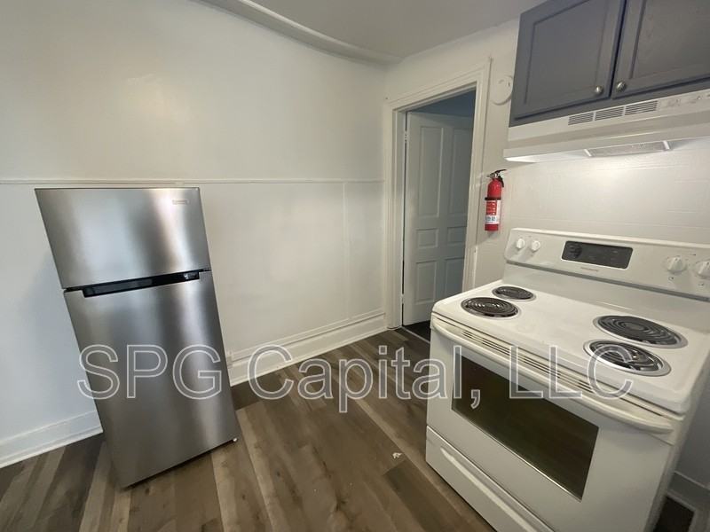 351 W King St - Photo 2 of 8