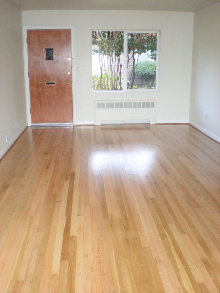 300 - Photo 2 of 22