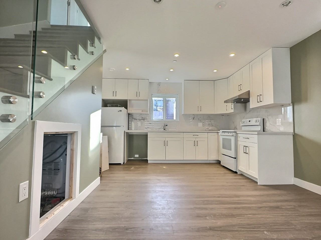 2153 Qualicum Dr - Photo 2 of 8