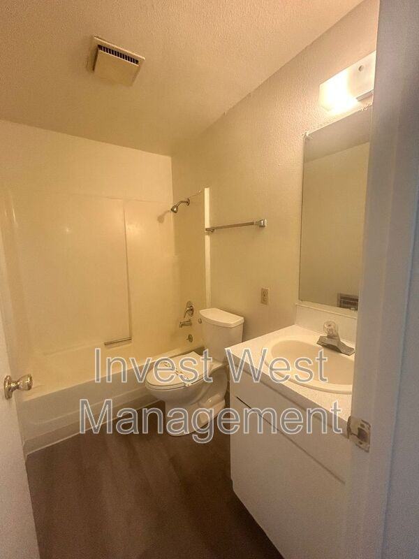 9100 Neavenue #16 - Photo 7 of 14