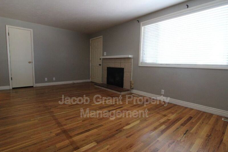 786 Sykes Dr - Photo 5 of 12