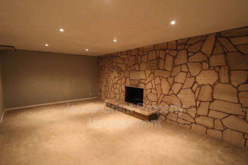 786 Sykes Dr - Photo 6 of 12