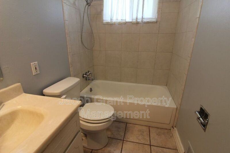 786 Sykes Dr - Photo 7 of 12