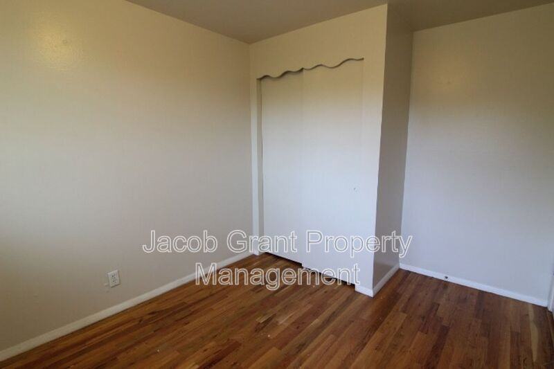 786 Sykes Dr - Photo 6 of 10