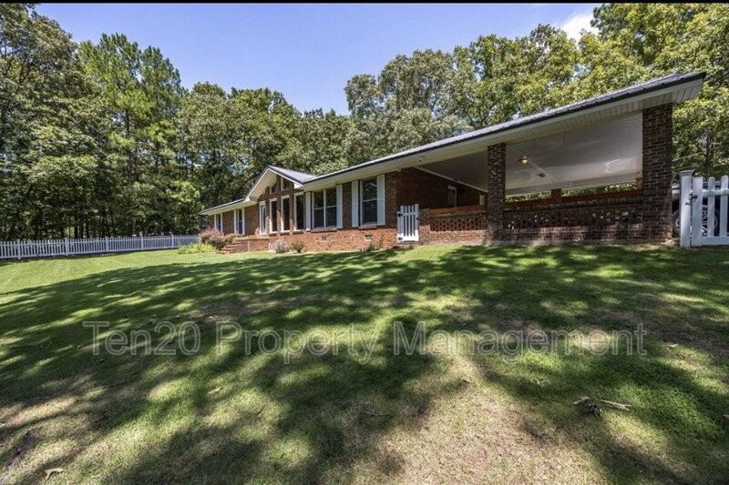 575 Holland Dr - Photo 3 of 37