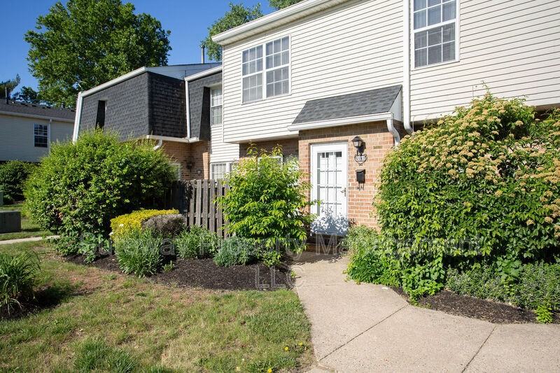 2147 Harbour Dr - Photo 2 of 39