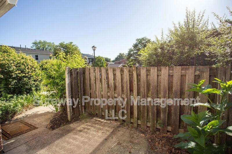 2147 Harbour Dr - Photo 4 of 39