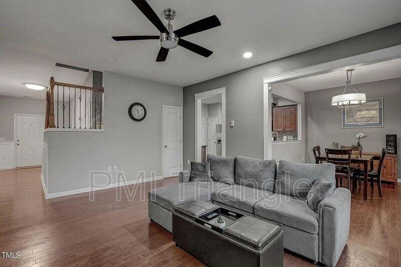 239 Lynchwick Ln - Photo 4 of 28