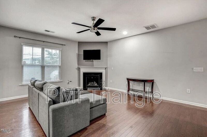239 Lynchwick Ln - Photo 6 of 28