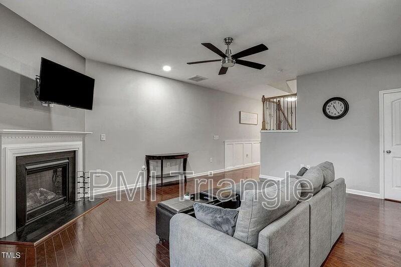 239 Lynchwick Ln - Photo 7 of 28