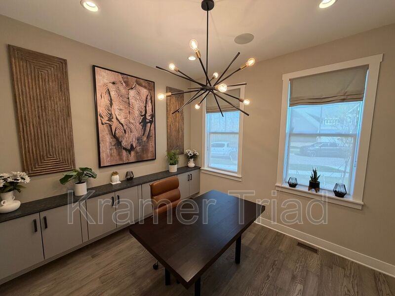 7889 Arimoore Dr - Photo 4 of 40