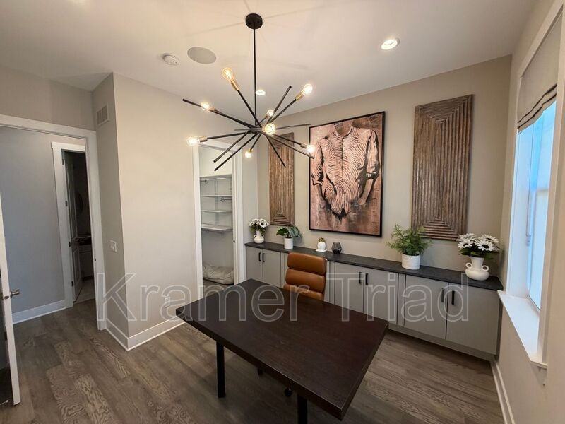 7889 Arimoore Dr - Photo 5 of 40