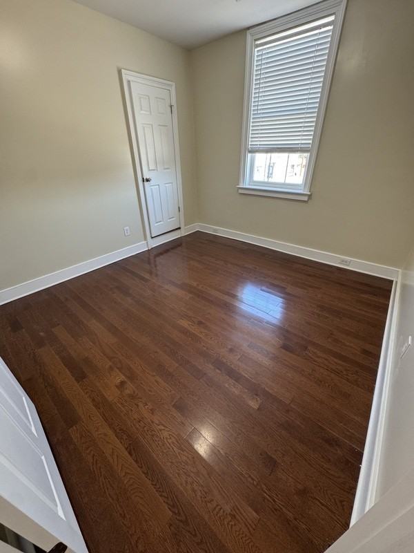 201 E Bank St #4 - Photo 5 of 7