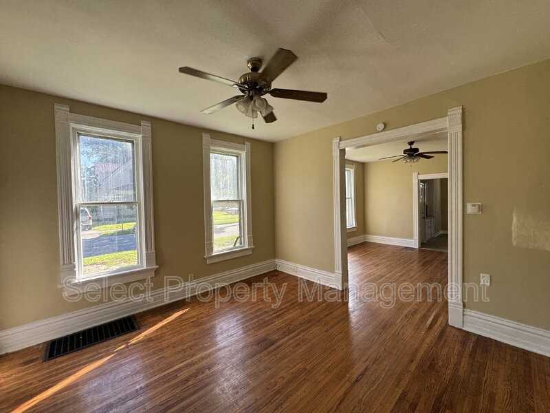 3201 Dinnen Ave - Photo 2 of 14
