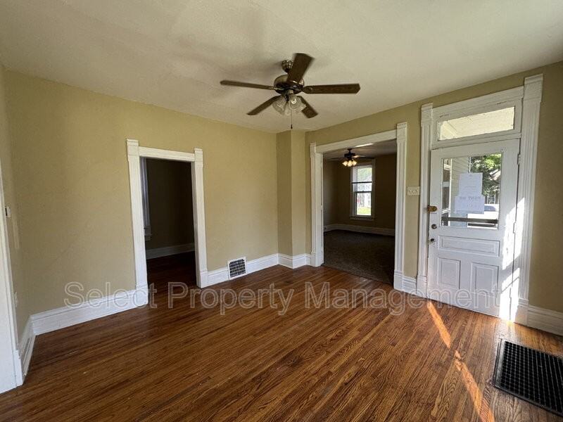 3201 Dinnen Ave - Photo 3 of 14